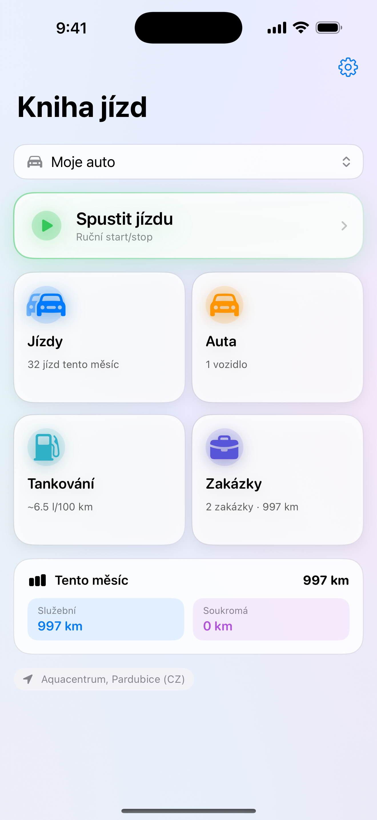 Hlavní obrazovka Knihy jízd s přehledem vozidla, jízd, tankování a zakázek