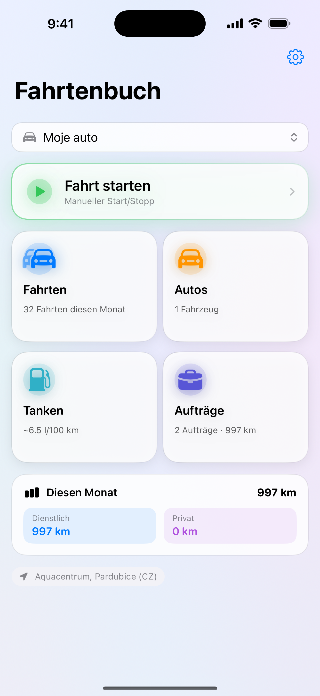 Startbildschirm des Fahrtenbuchs mit Übersicht zu Fahrzeug, Fahrten, Tanken und Aufträgen